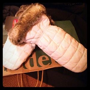 N.W.T WHITE LLBEAN MITTENS